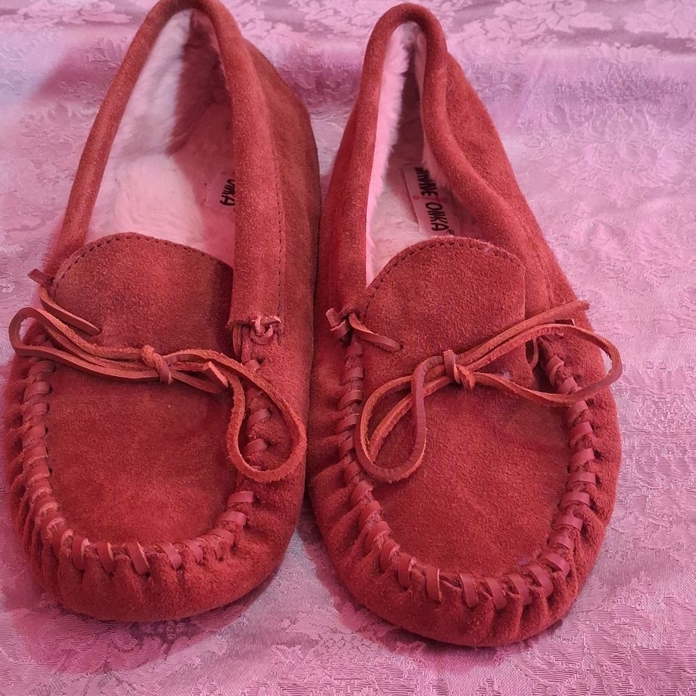 Minnetonka Slippers